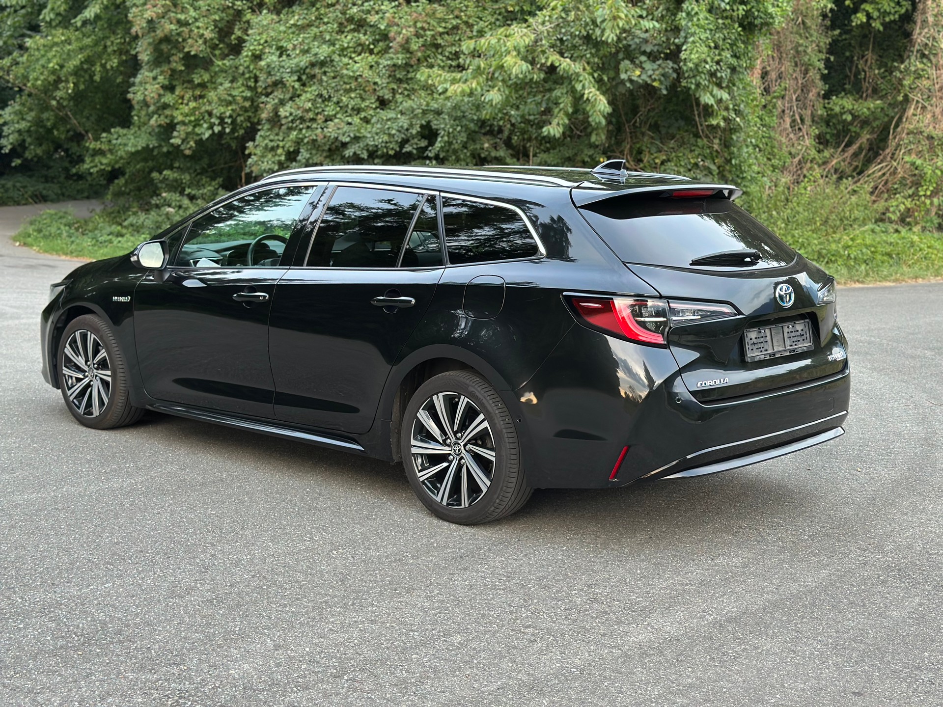 TOYOTA Corolla Touring Sports 1.8 HSD Trend e-CVT-image-3