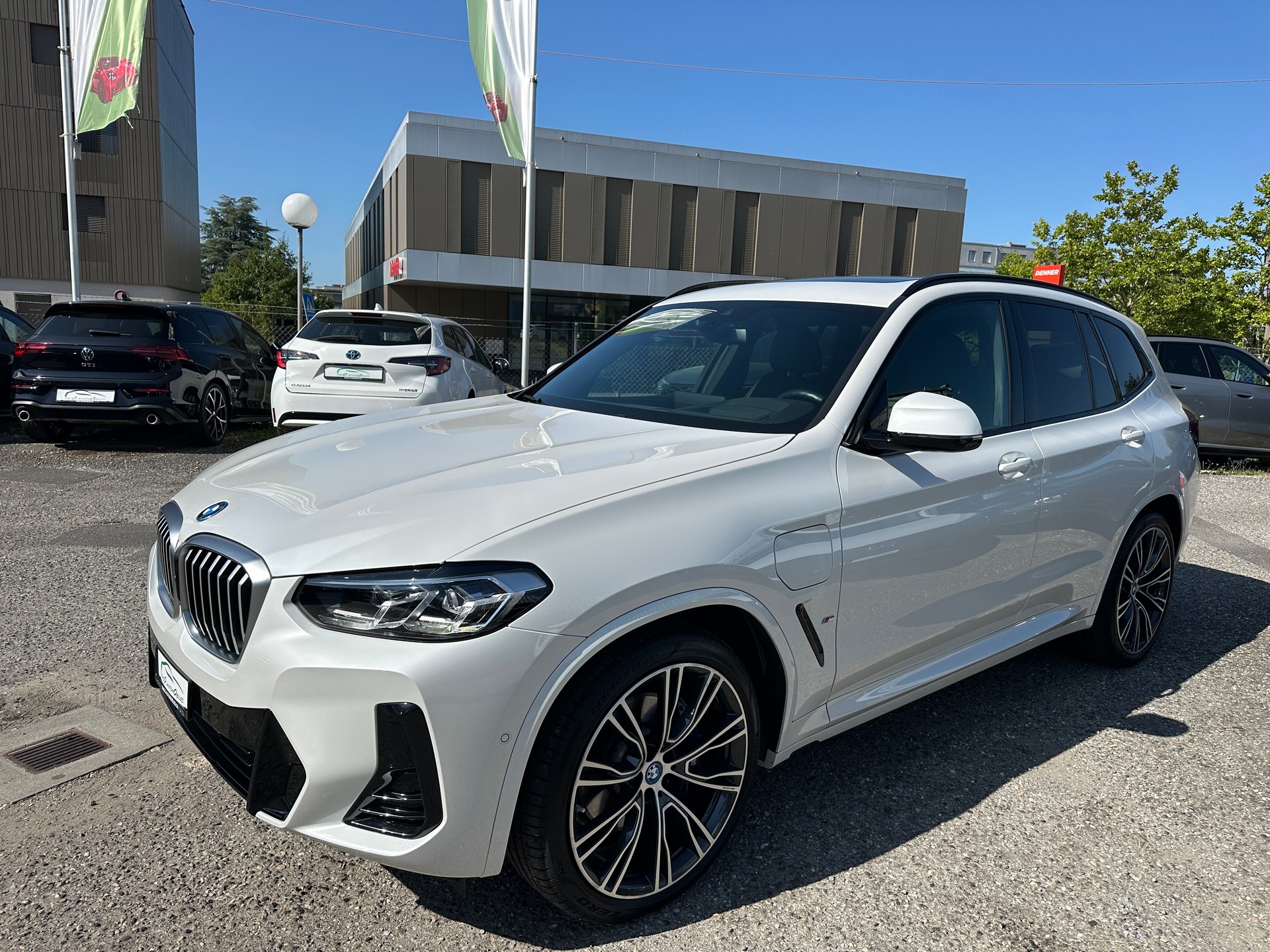 BMW X3 xDrive 30e M Sport-showroom-element-1