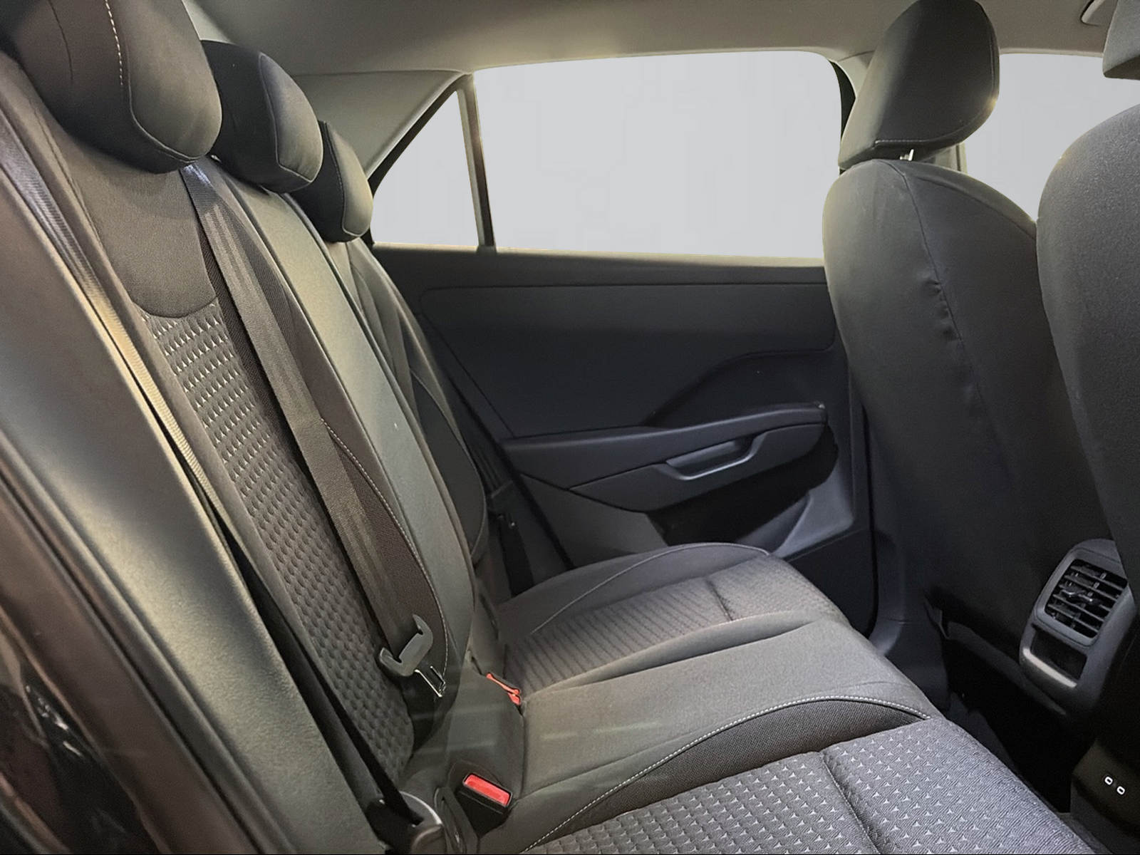 VW T-Roc 1.5 eTSI mHEV Trend DSG-image-5