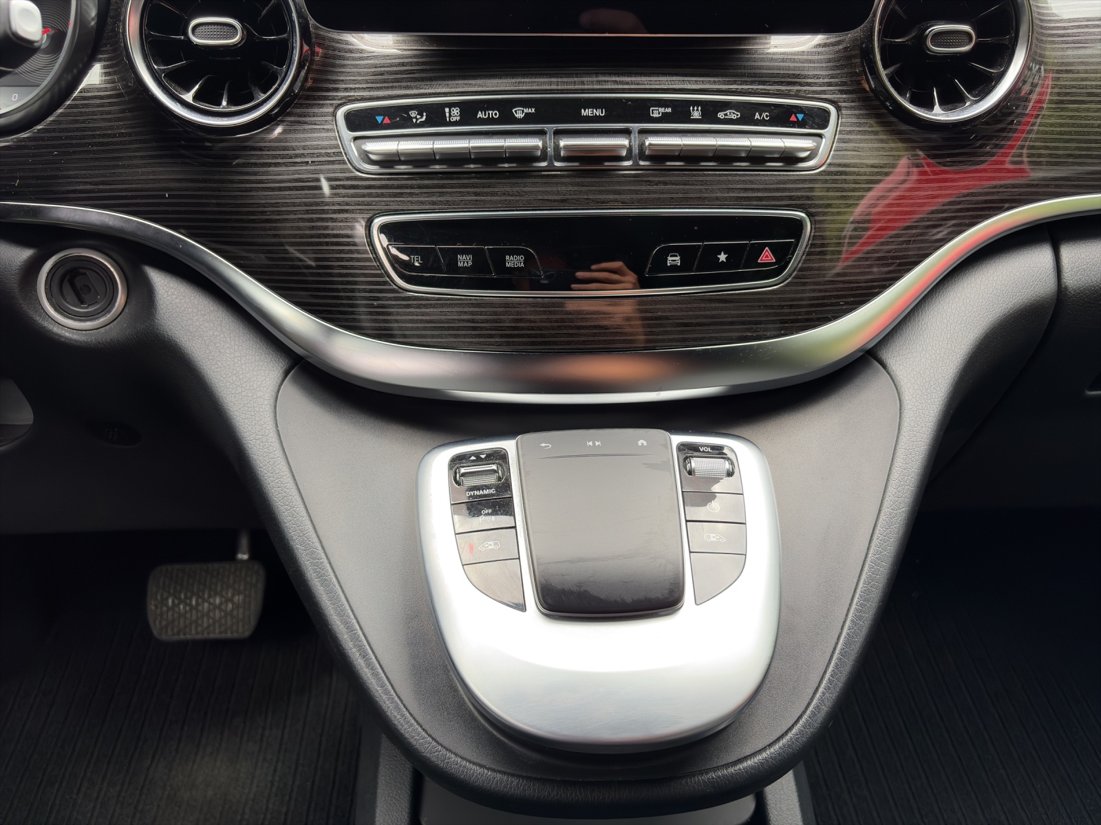 MERCEDES-BENZ EQV 300 Avantgarde lang-image-13