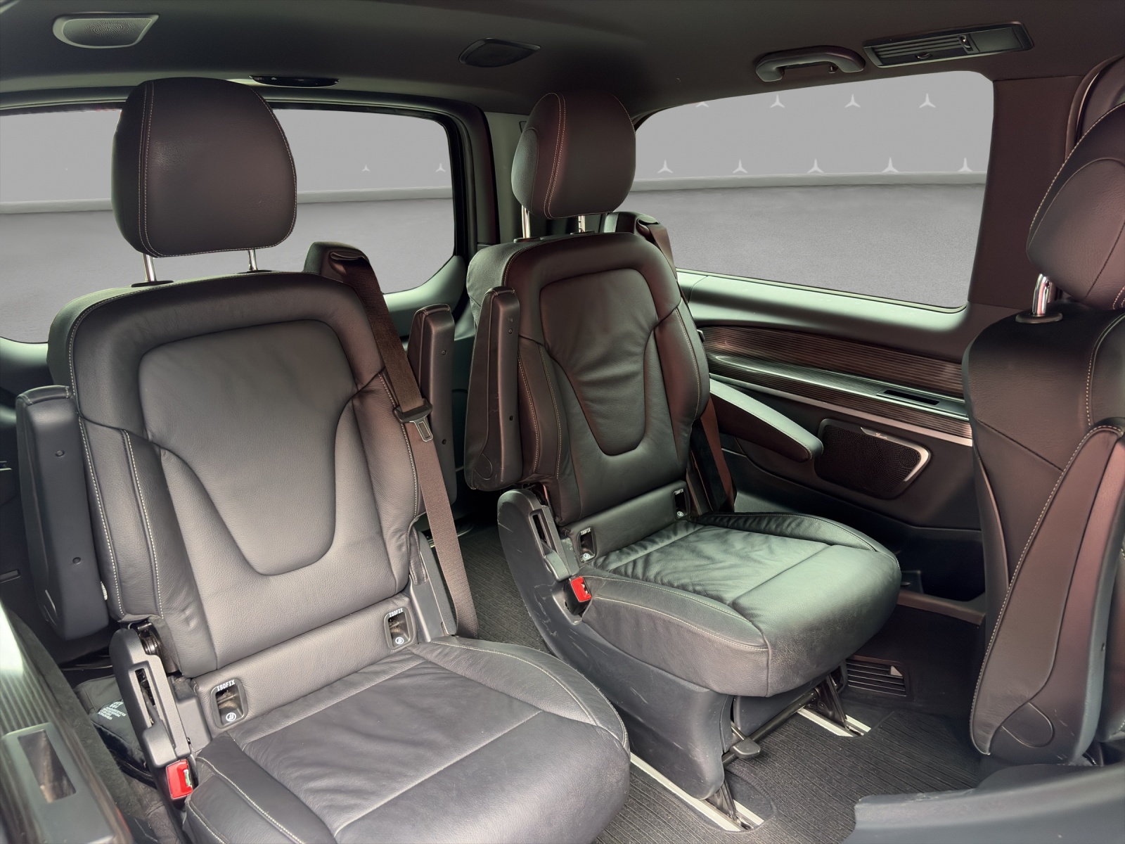 MERCEDES-BENZ EQV 300 Avantgarde lang-image-9