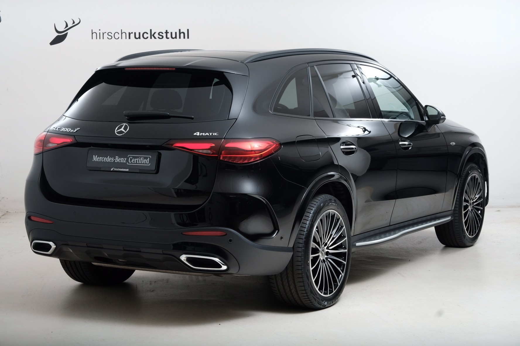 MERCEDES-BENZ GLC 300 e 4Matic 9G-Tronic-showroom-element-3