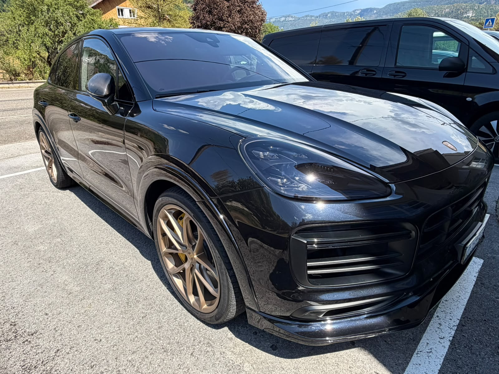PORSCHE Cayenne Turbo Coupé S E-Hybrid-image-1