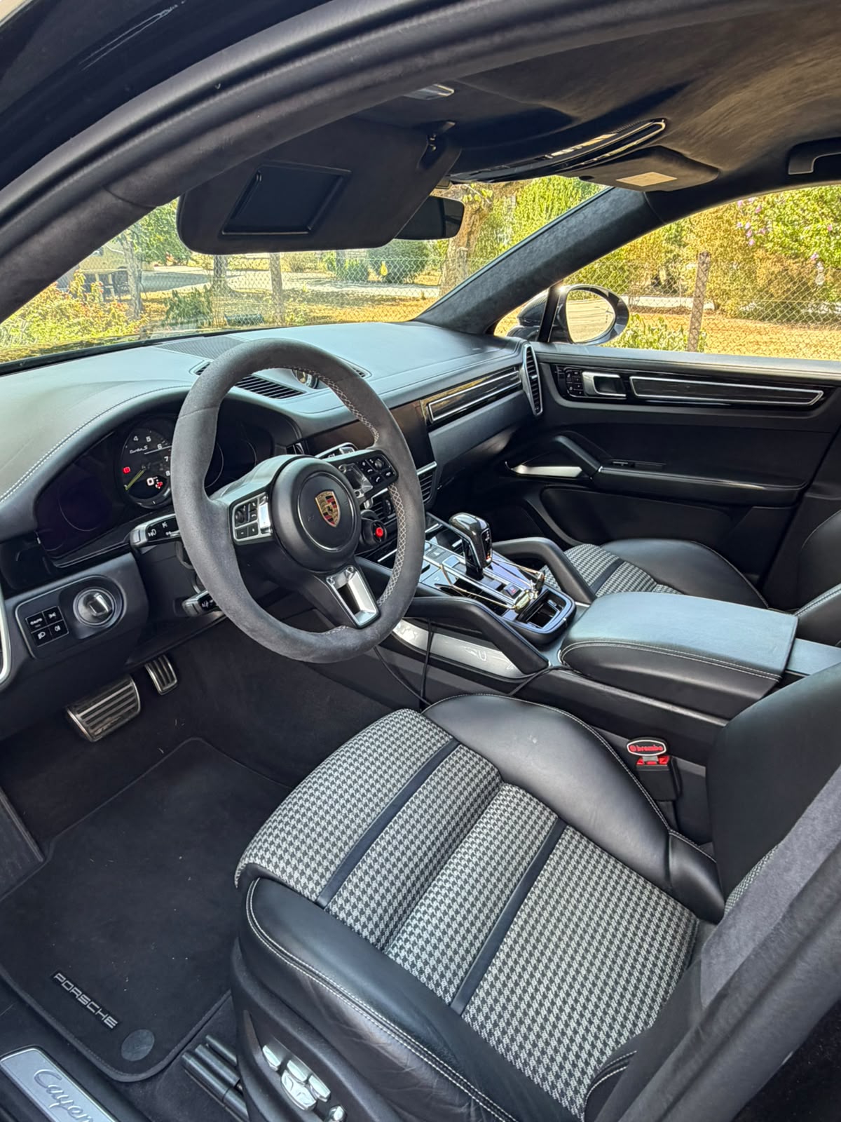 PORSCHE Cayenne Turbo Coupé S E-Hybrid-image-6