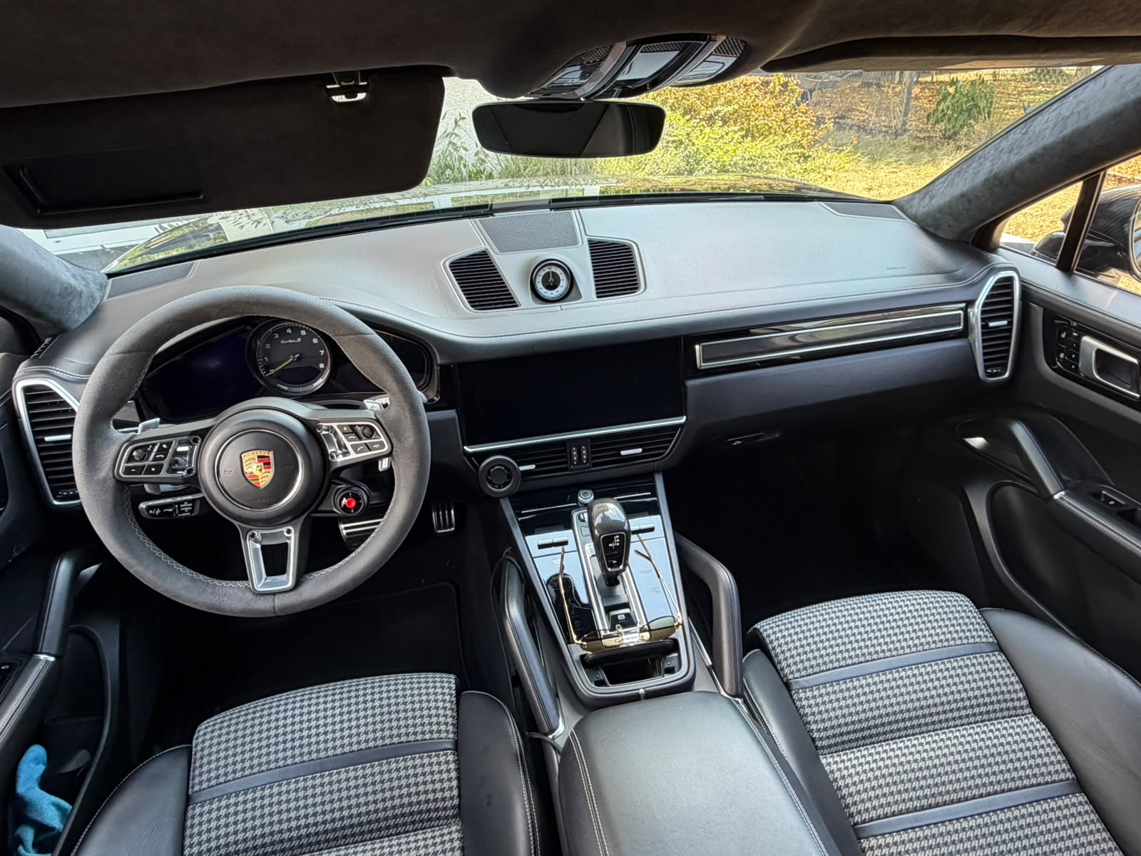 PORSCHE Cayenne Turbo Coupé S E-Hybrid-image-7