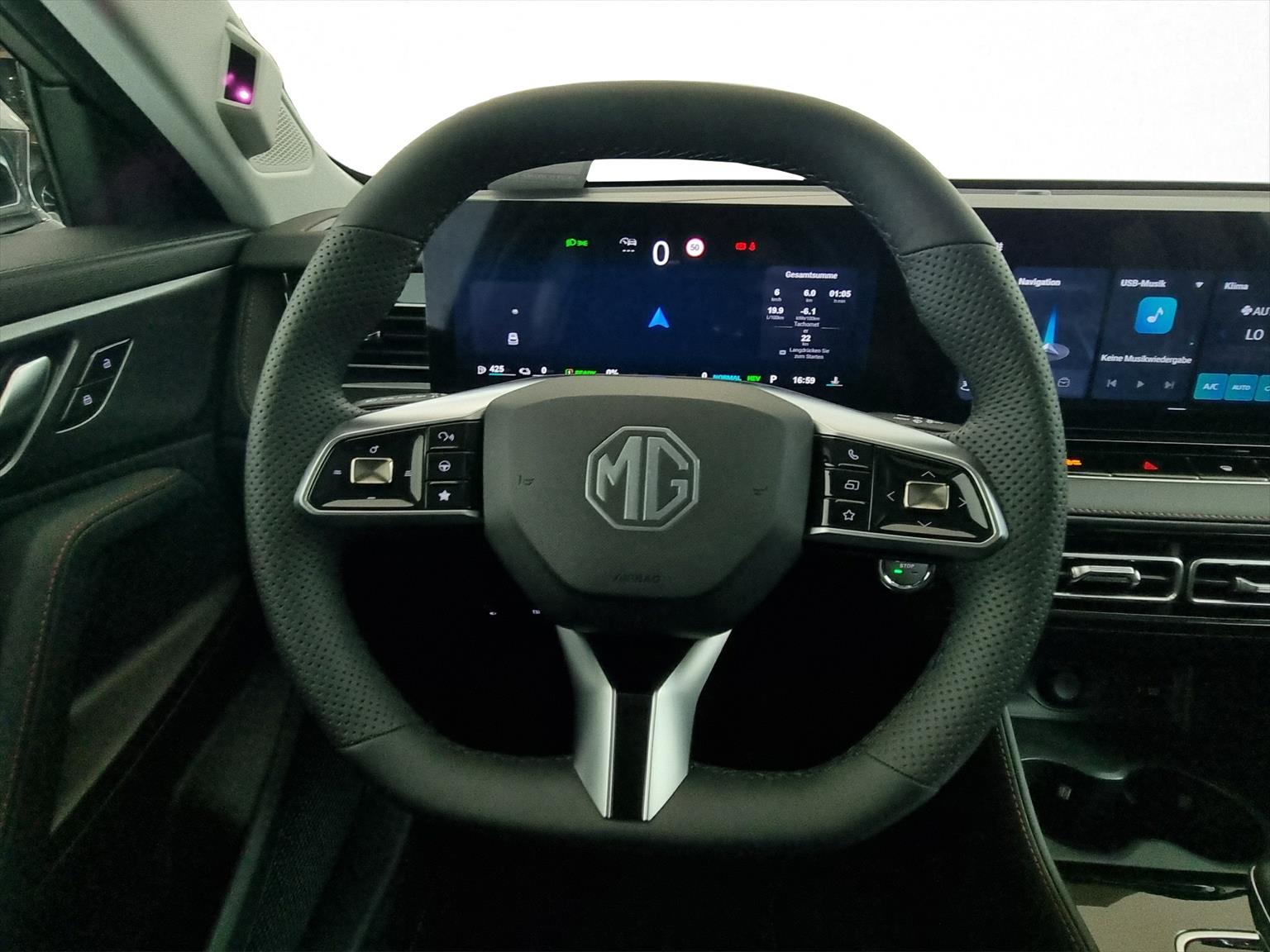 MG MG HS 1.5 T PHEV Luxury-image-8