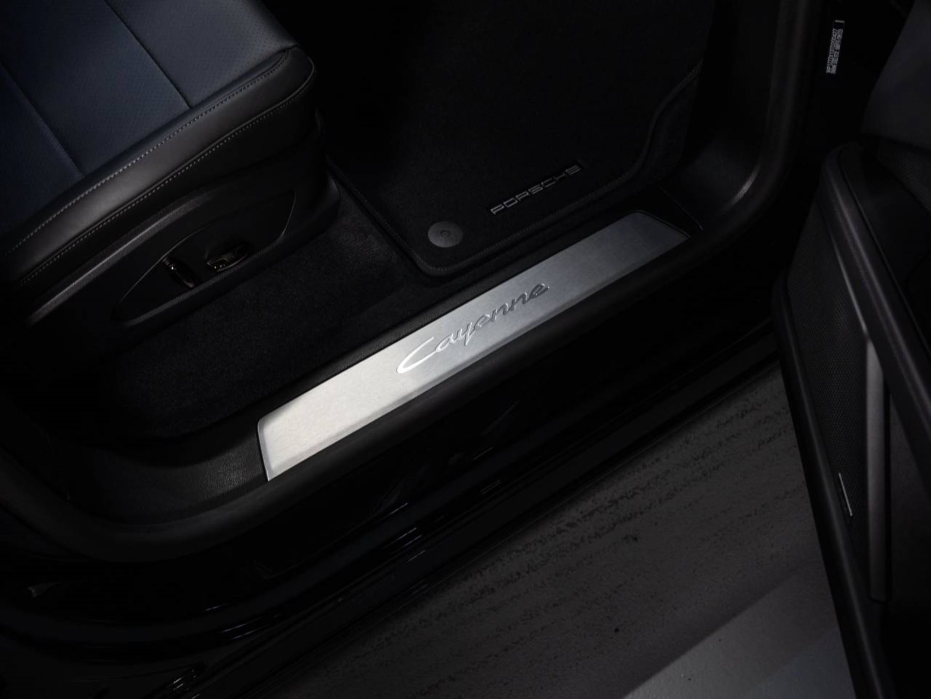 PORSCHE Cayenne Coupé Electric-image-19