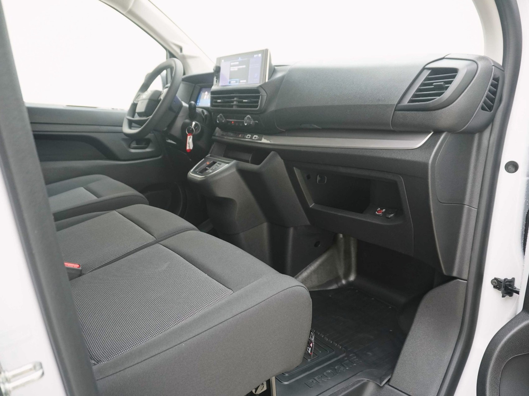 TOYOTA Proace Van L1 2.2 D Advanced-image-8