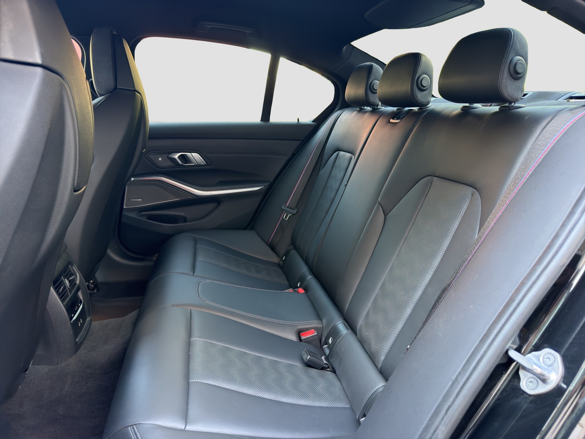 BMW M3 Competition M xDrive-image-11