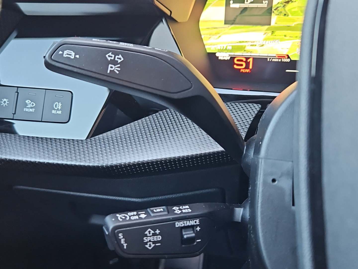 AUDI RS3 Sportback 2.5 TSI quattro S-tronic Mythosschwarz Metallic-image-15