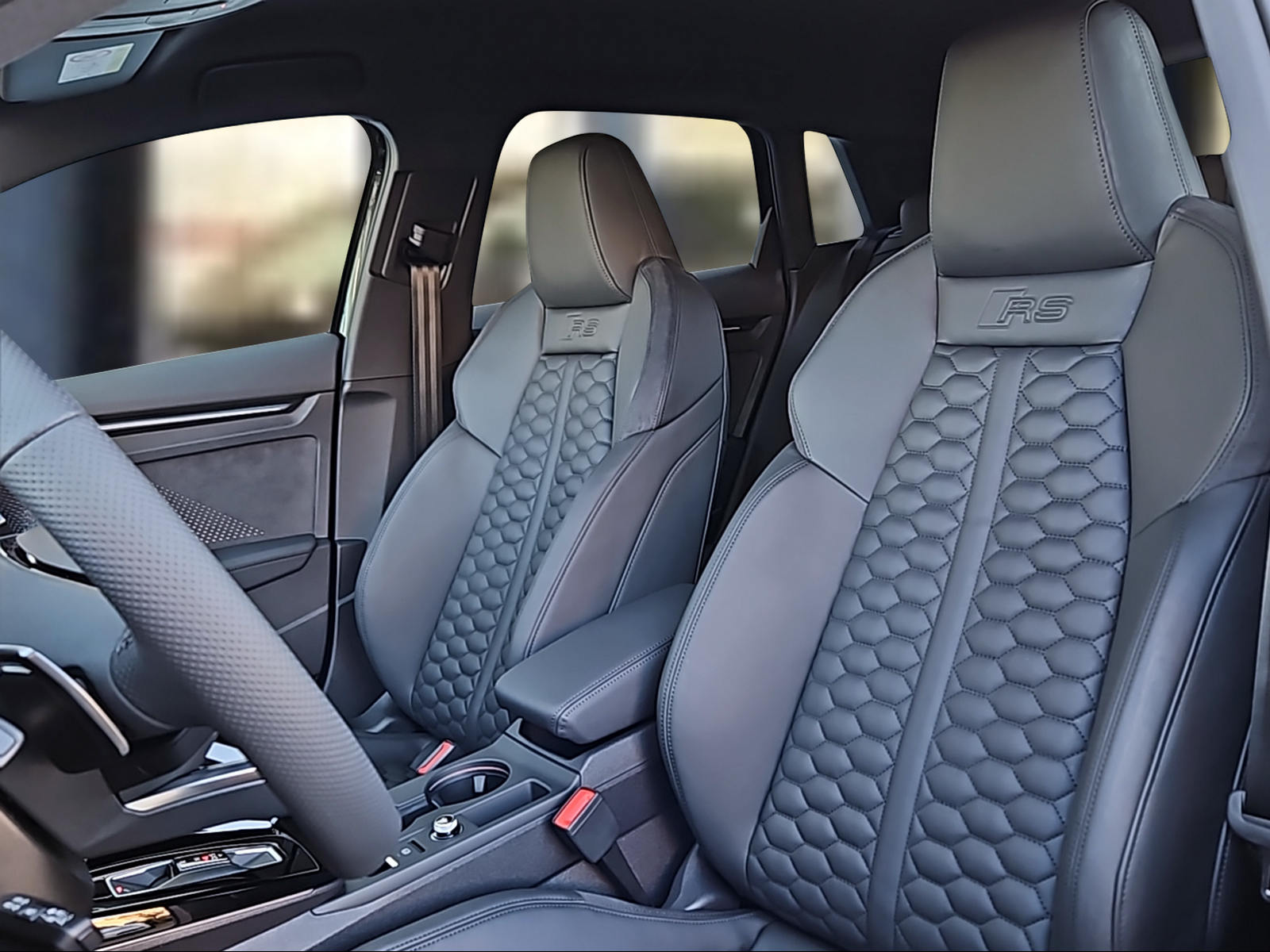 AUDI RS3 Sportback 2.5 TSI quattro S-tronic Mythosschwarz Metallic-image-8