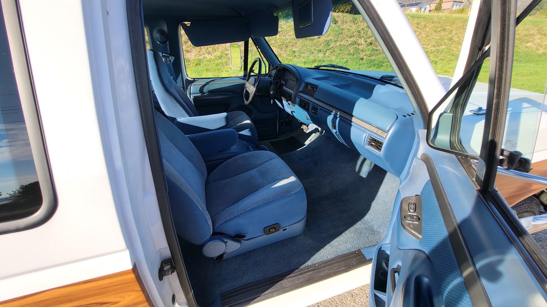 FORD F350-XLT Dually Veteranenfahrzeug 6.10.2026-image-11