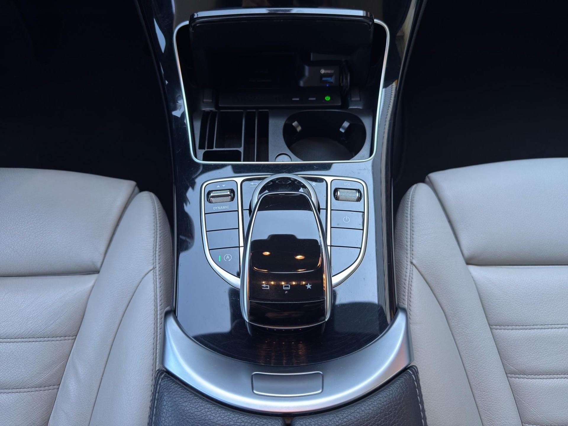 MERCEDES-BENZ C 250 AMG Line-image-14