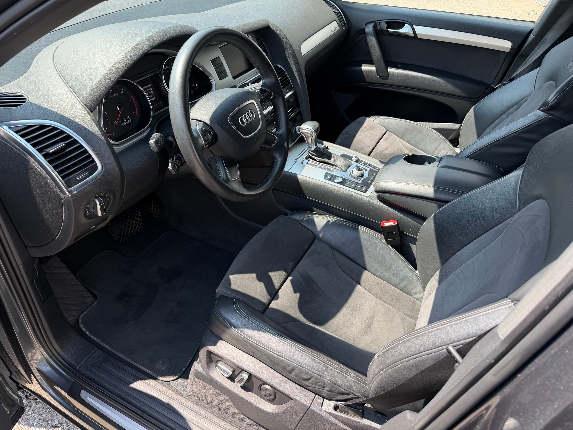 AUDI Q7 3.0 TDI addBlue quattro tiptronic-image-4