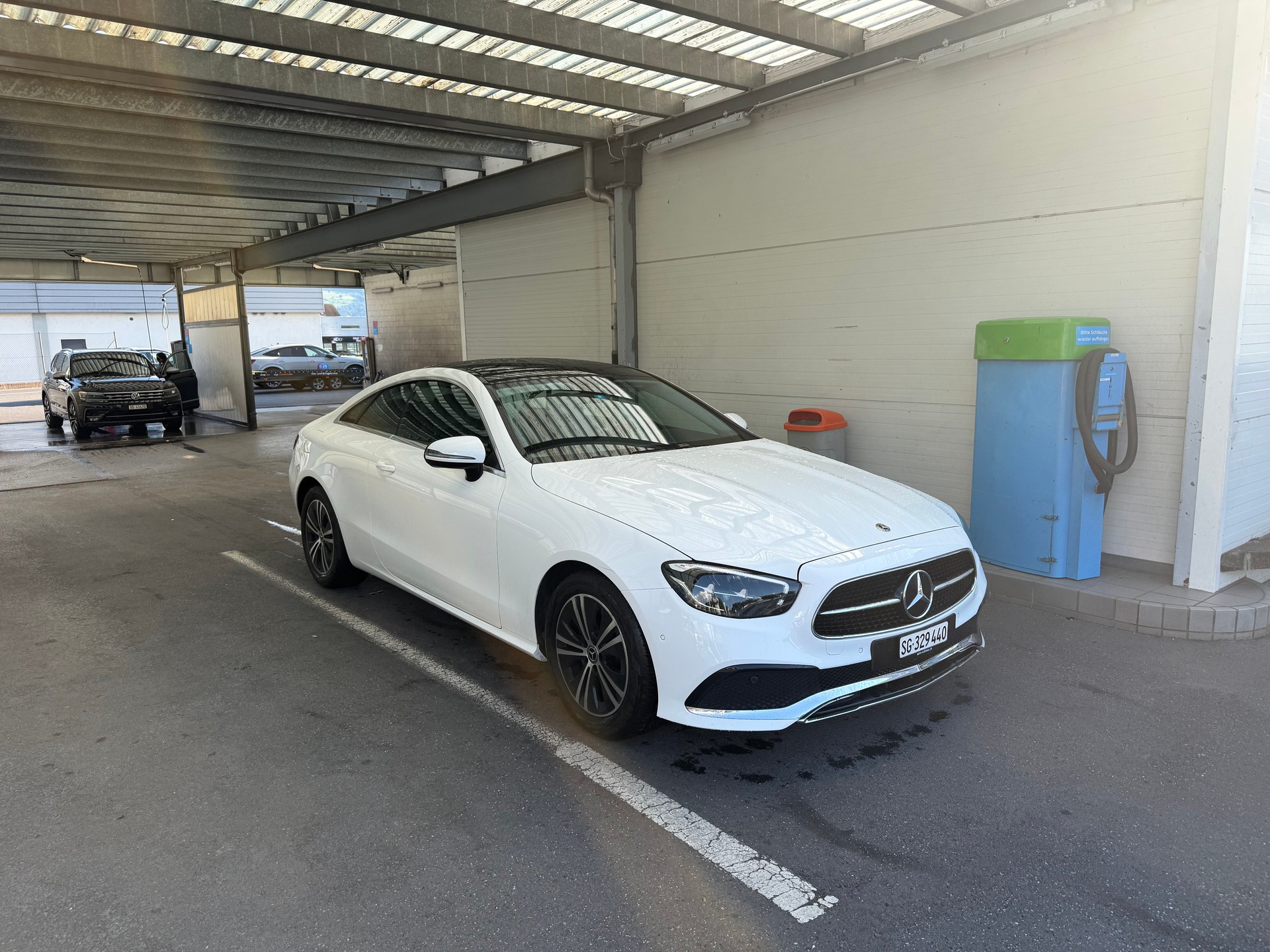 MERCEDES-BENZ E 220 d-image-0