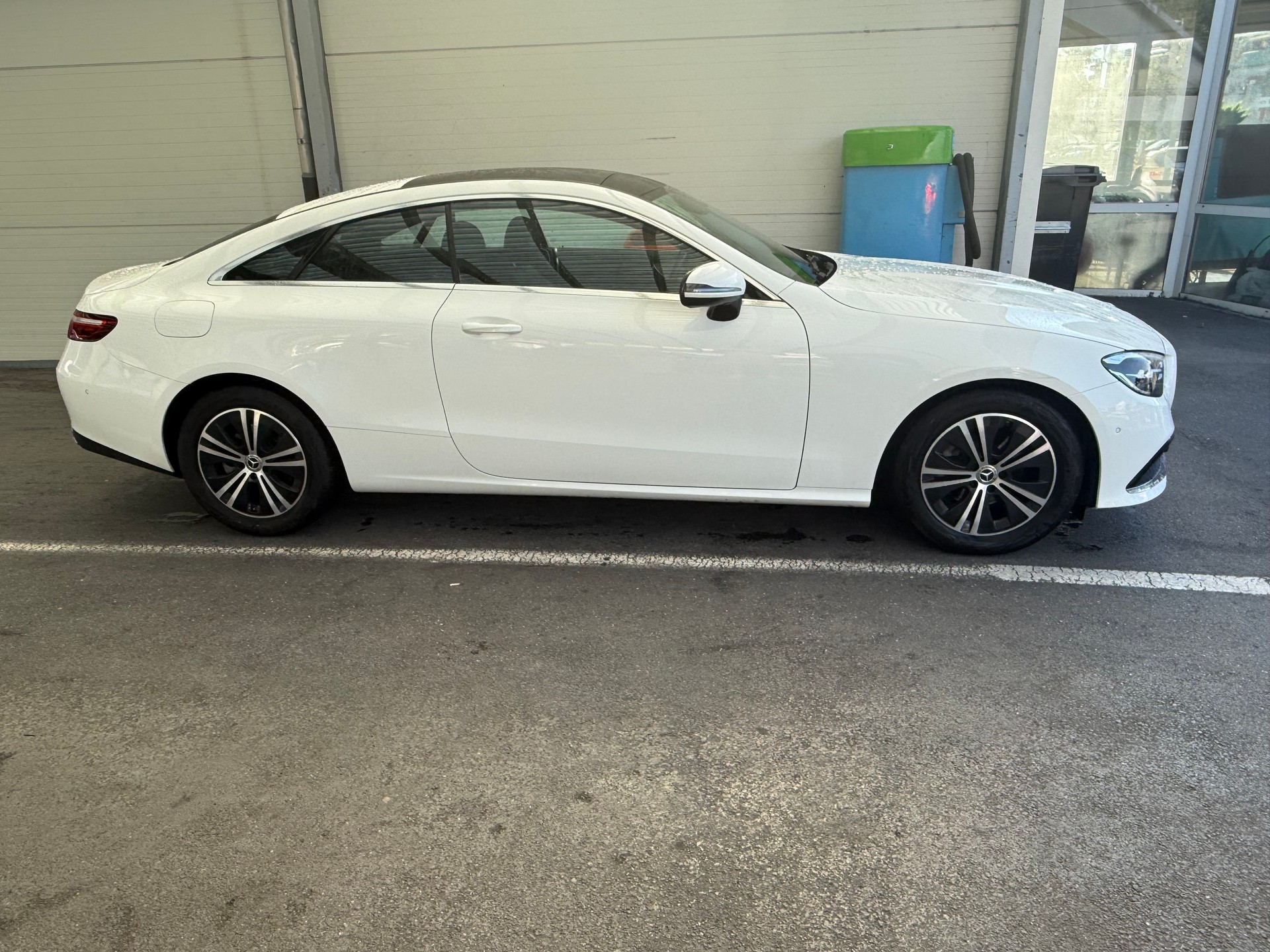 MERCEDES-BENZ E 220 d-image-3