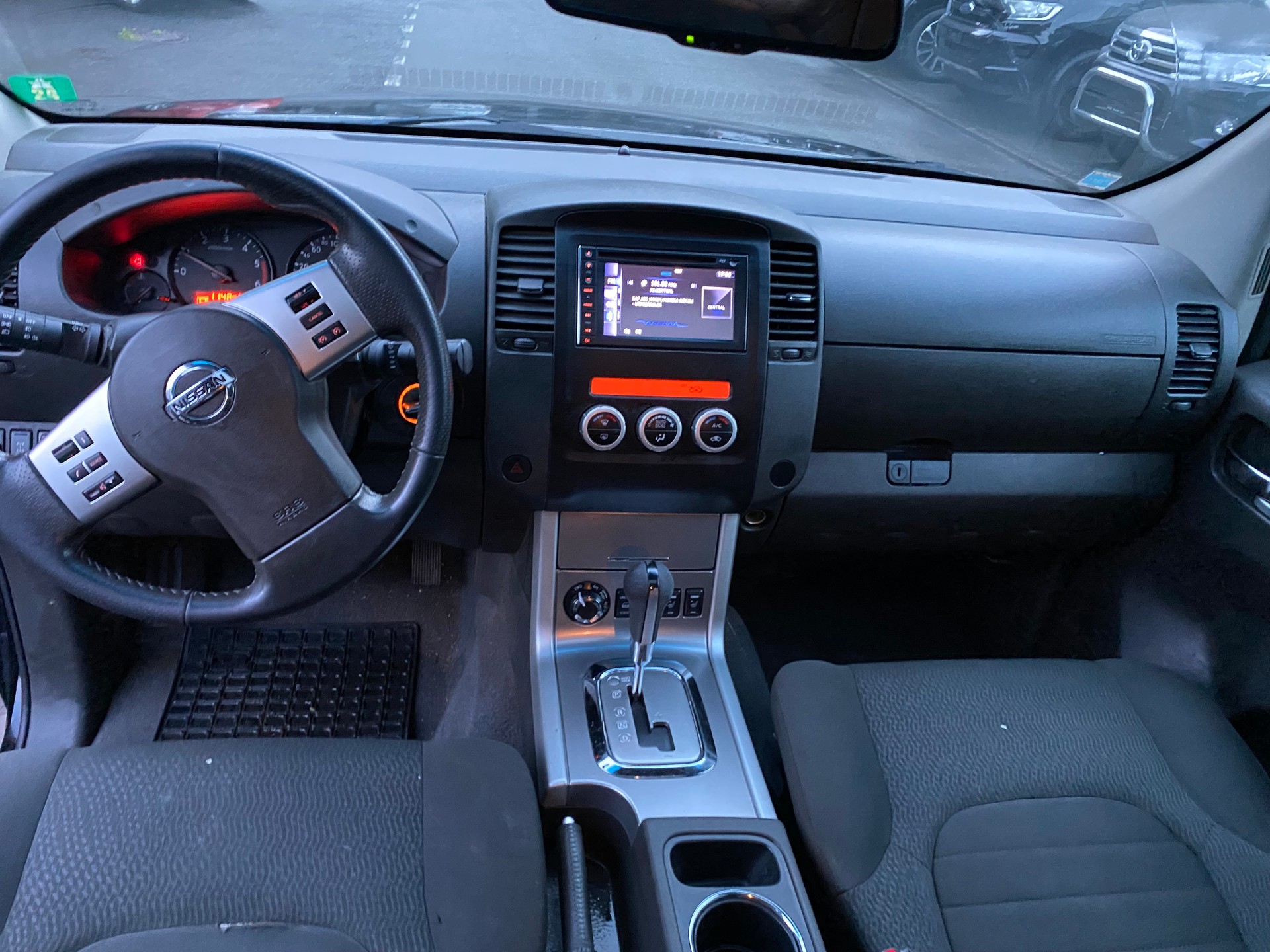 NISSAN Navara Double Cab Platinum EVO 2.5 dCi 4WD A-image-3
