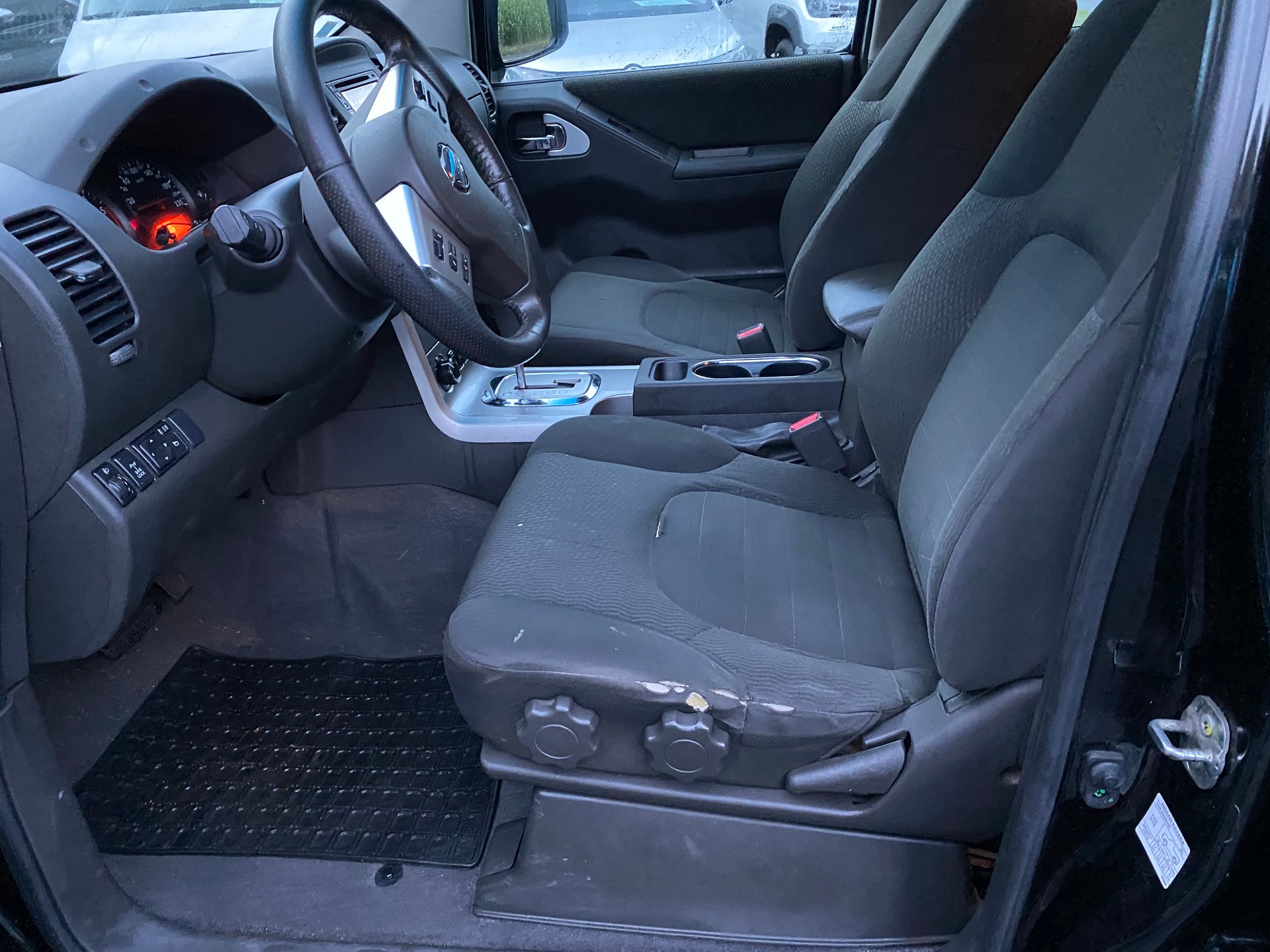 NISSAN Navara Double Cab Platinum EVO 2.5 dCi 4WD A-image-2