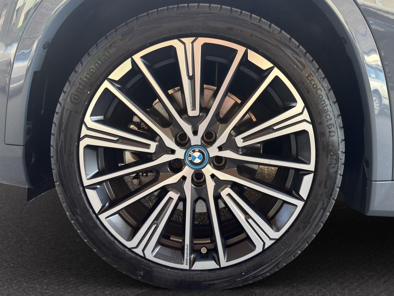 BMW iX1 30 xDrive M SPORT-image-8