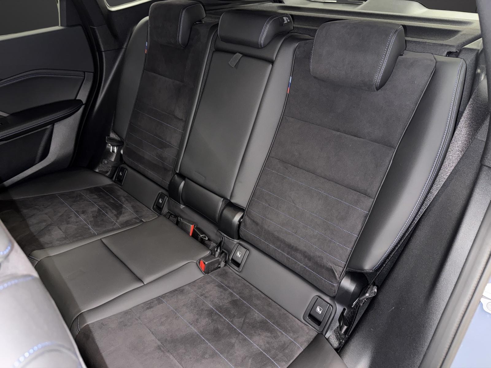 BMW iX1 30 xDrive M SPORT-image-15