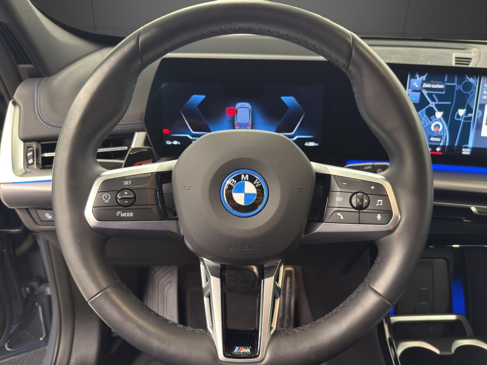 BMW iX1 30 xDrive M SPORT-image-12