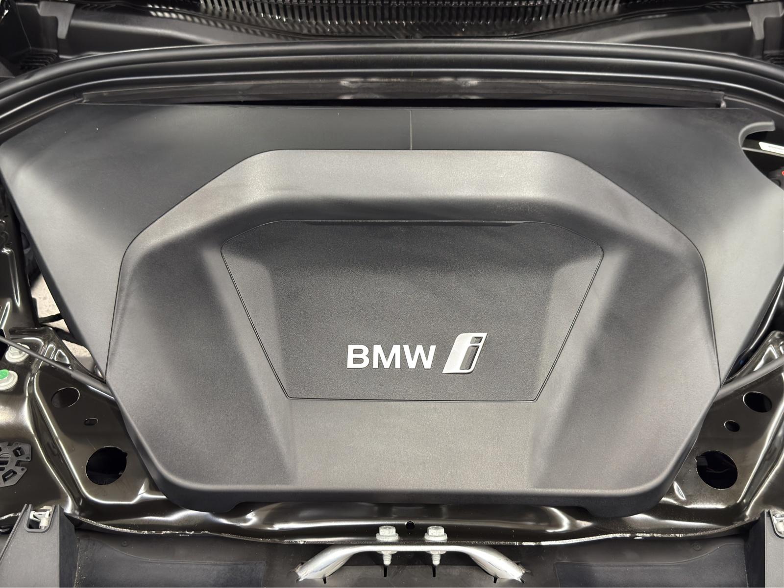 BMW iX1 30 xDrive M SPORT-image-23