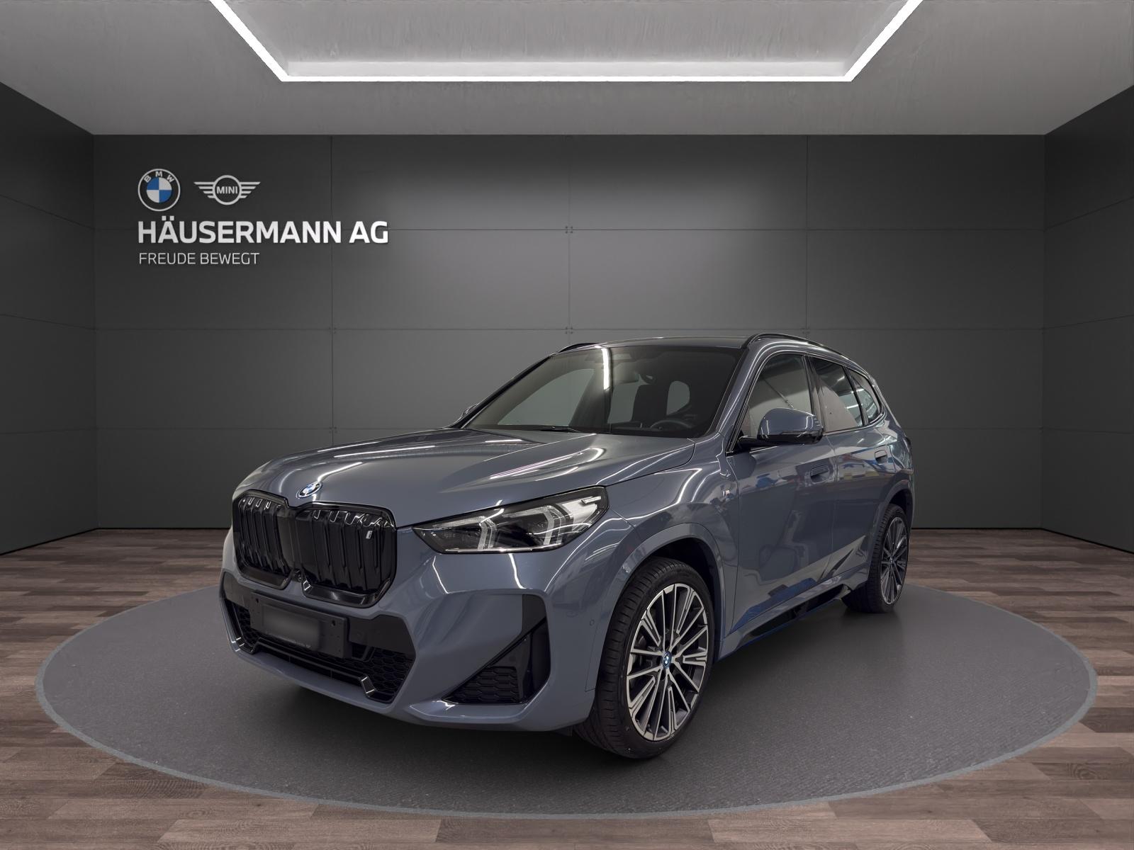 BMW iX1 30 xDrive M SPORT-image-0