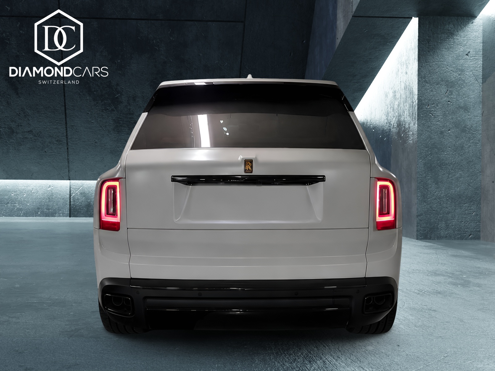 ROLLS-ROYCE Cullinan 6.7 V12 Black Badge *Signature*Mansory Weehls 24"*-image-4