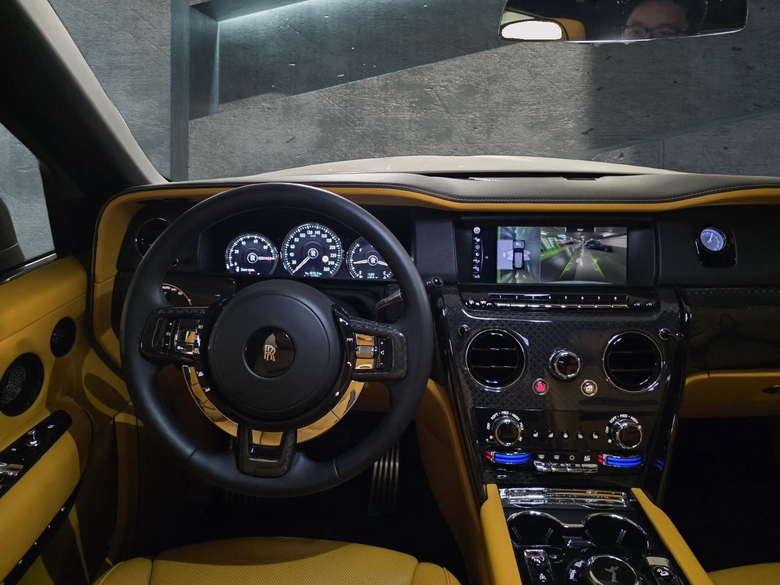 ROLLS-ROYCE Cullinan 6.7 V12 Black Badge *Signature*Mansory Weehls 24"*-image-9