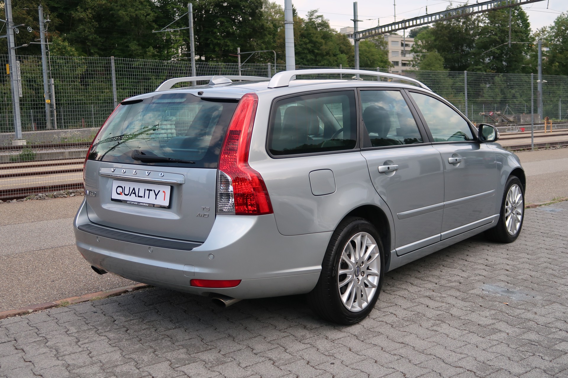 VOLVO V50 T5 AWD Summum Geartronic-image-4