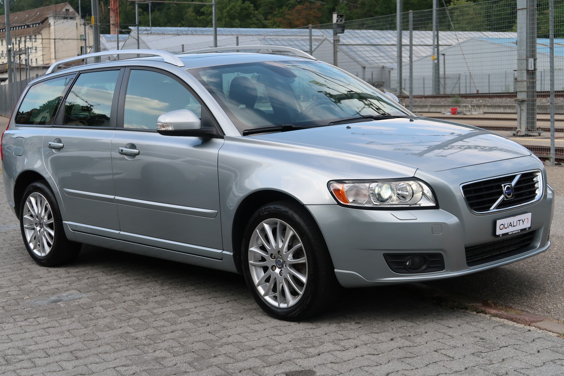 VOLVO V50 T5 AWD Summum Geartronic-image-2