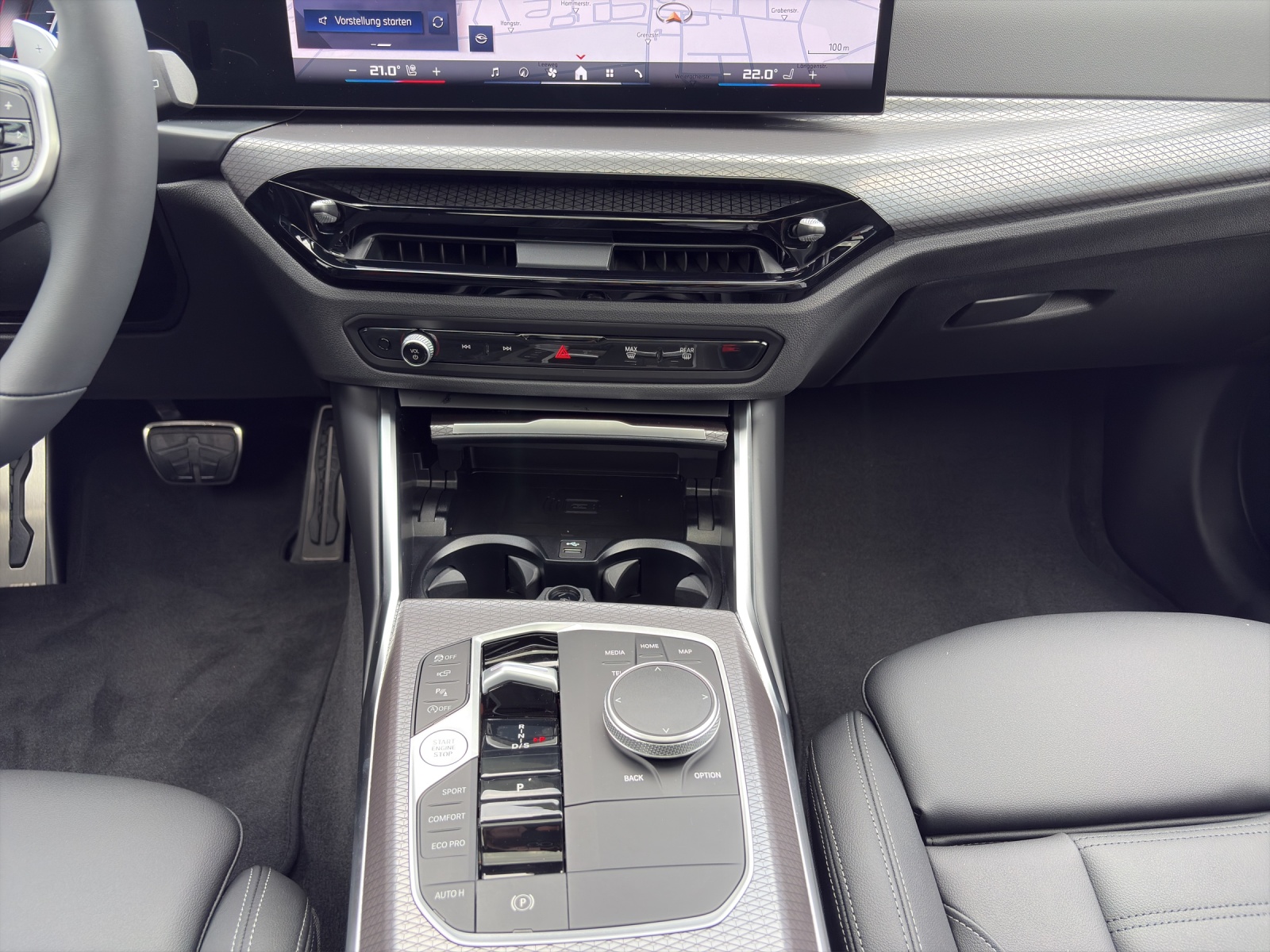 BMW M340i xDrive Touring-image-14