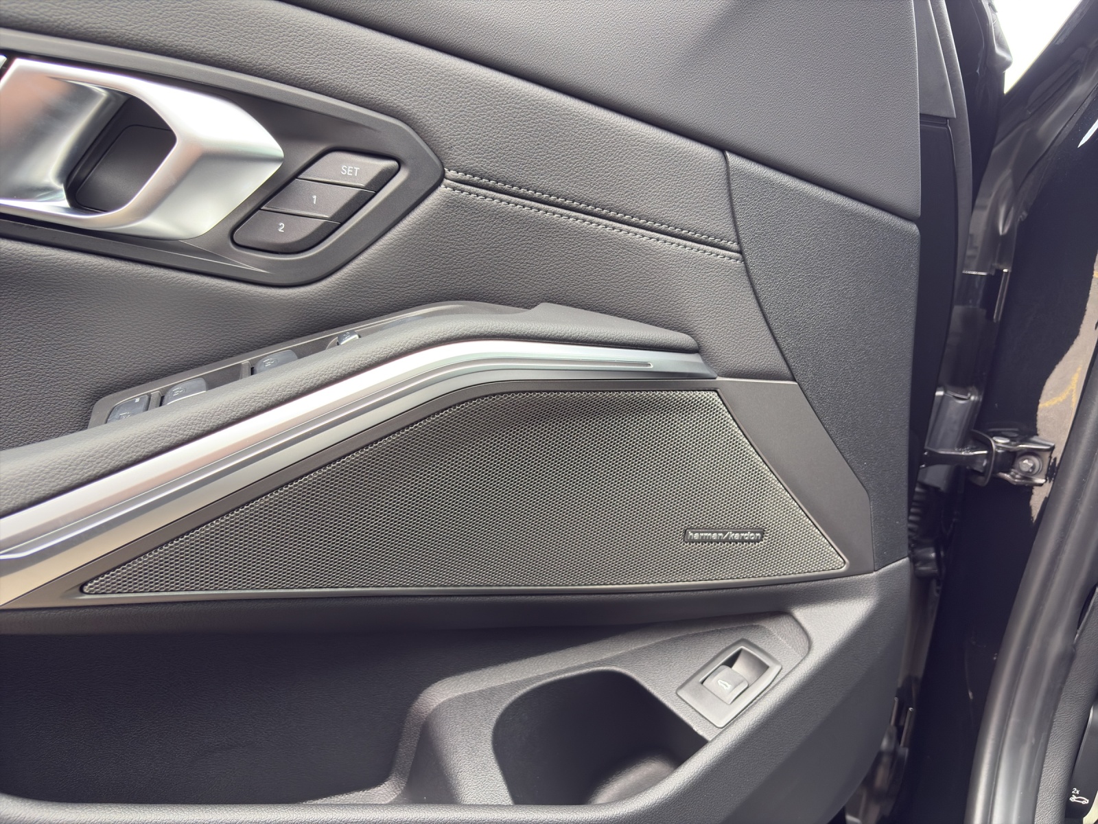 BMW M340i xDrive Touring-image-16