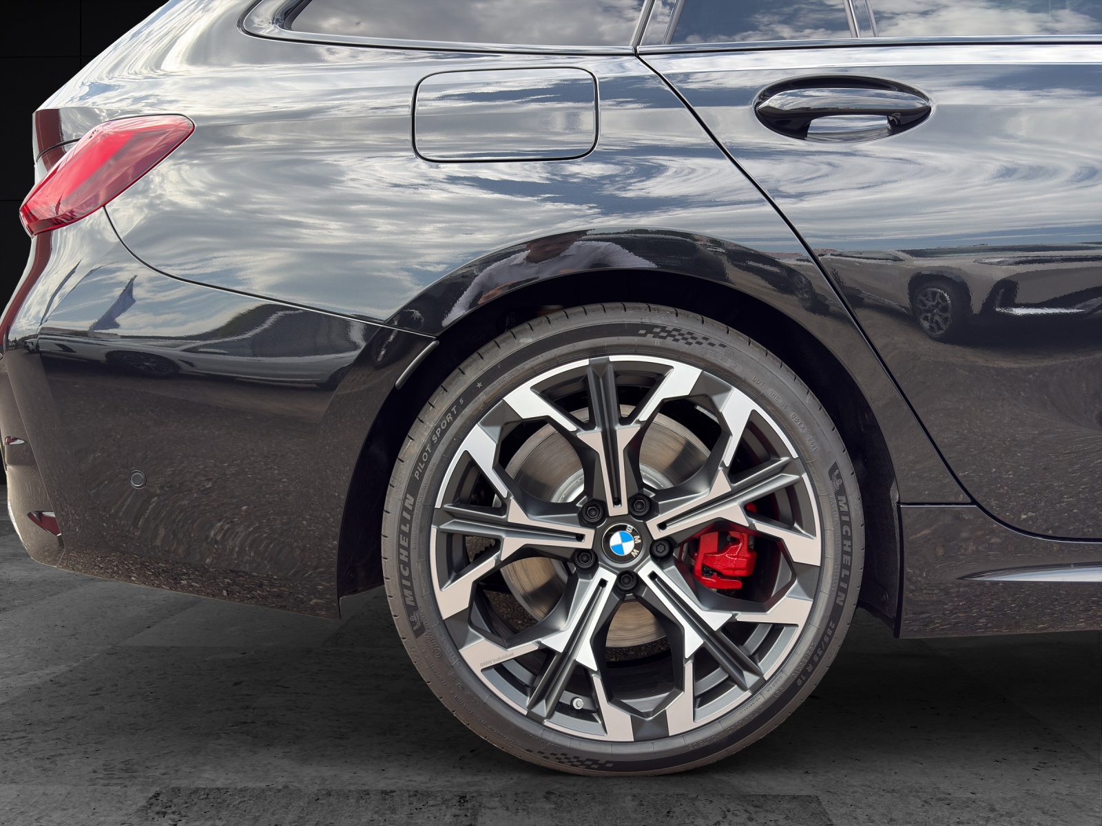 BMW M340i xDrive Touring-image-7