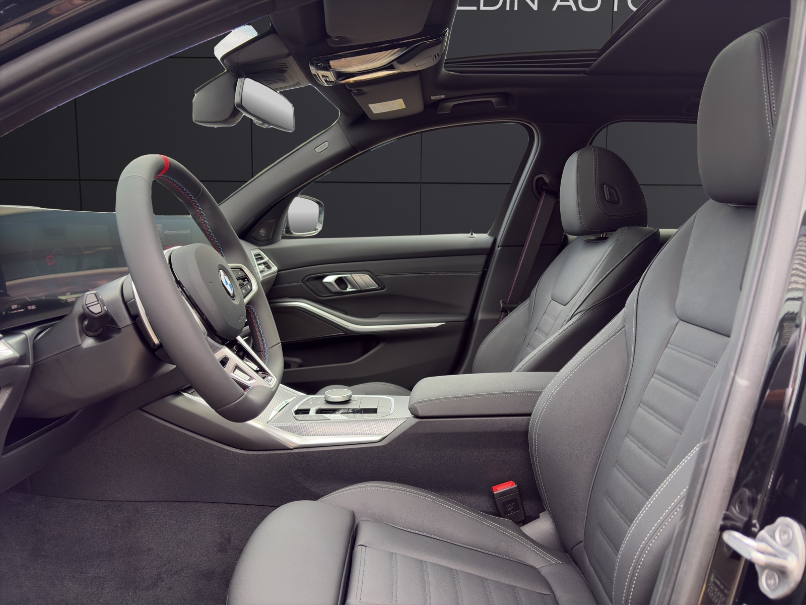 BMW M340i xDrive Touring-image-1