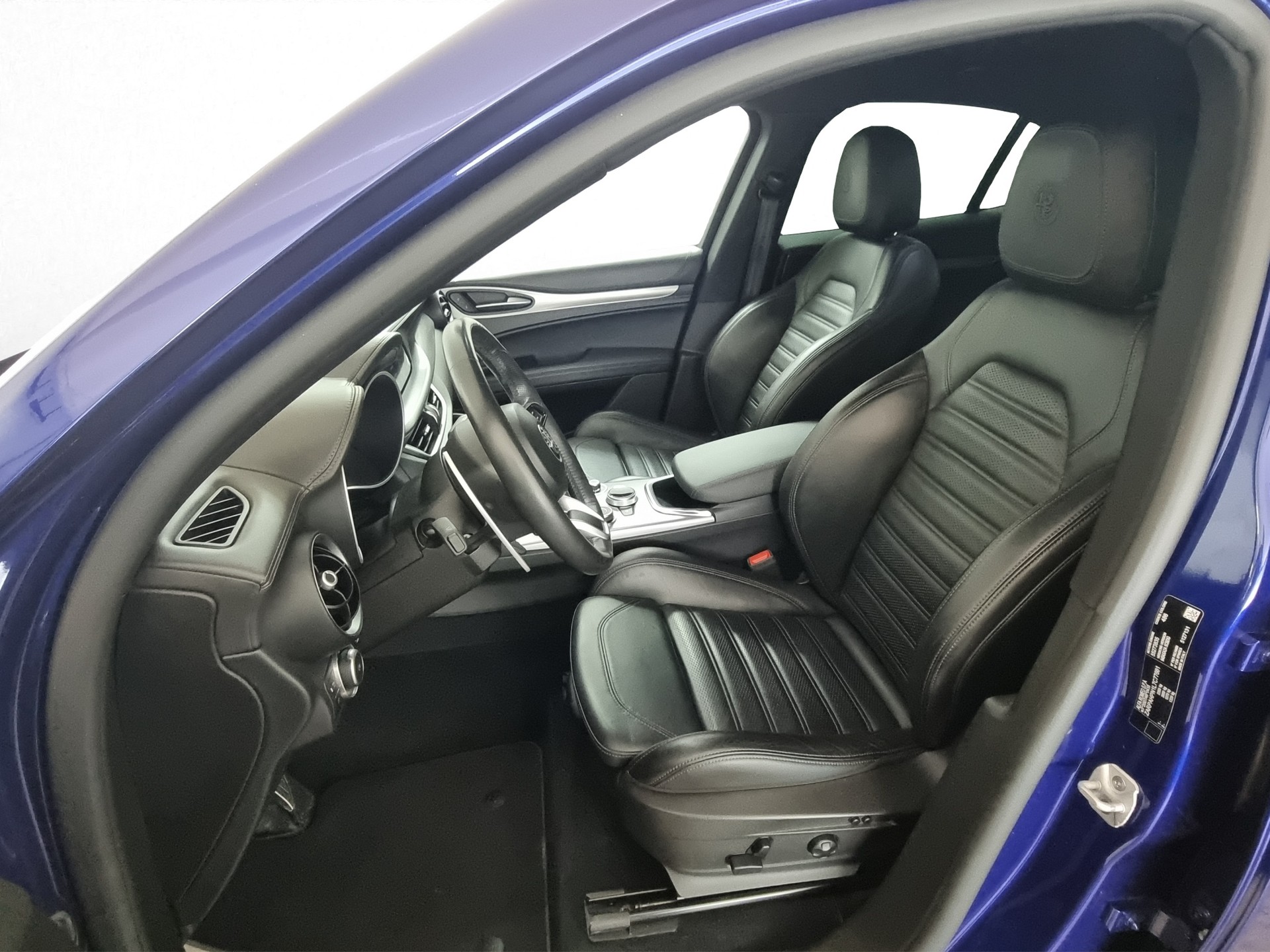 ALFA ROMEO Stelvio 2.0 Q4 280 Veloce-image-5