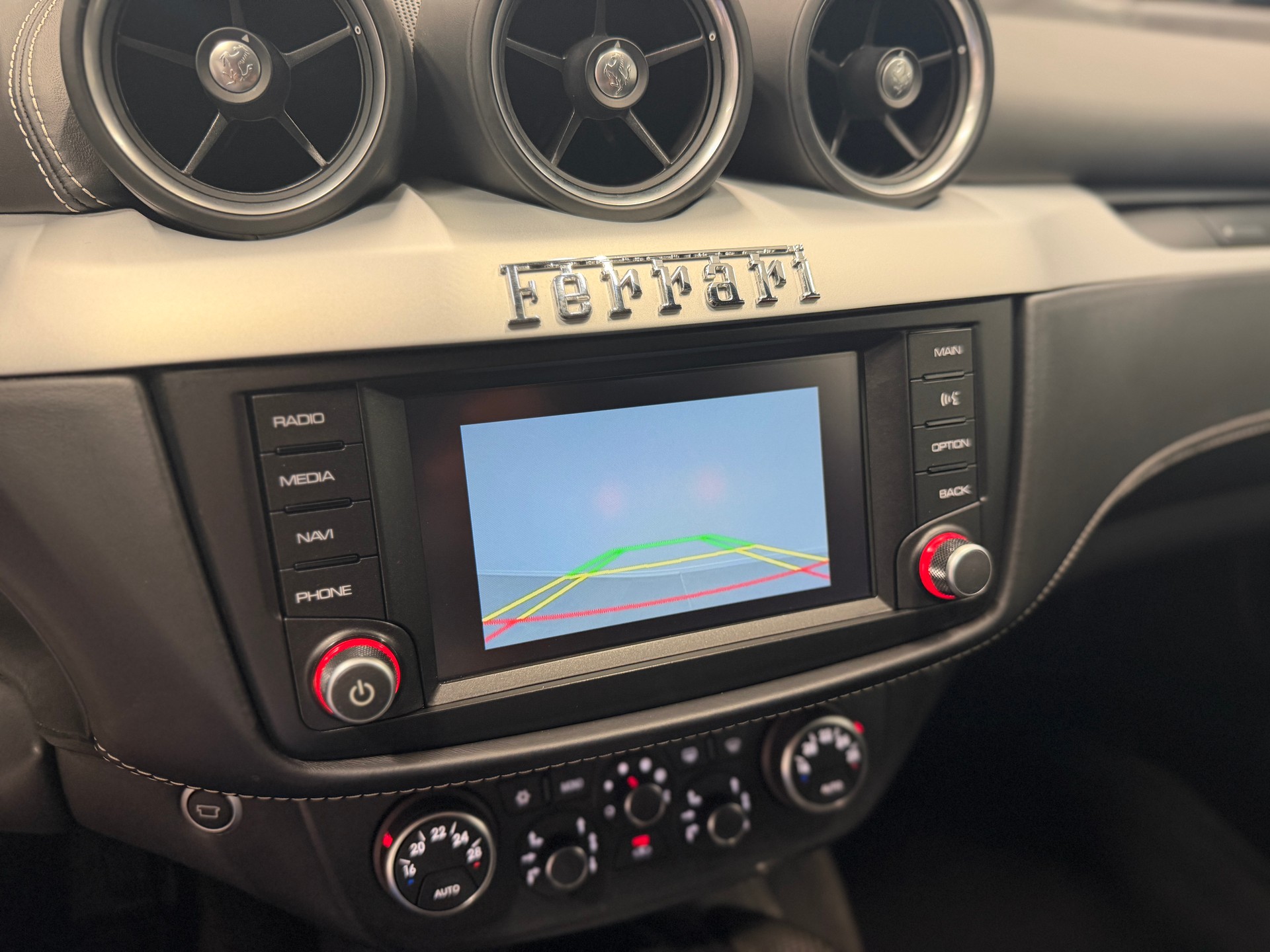 FERRARI FF-image-17