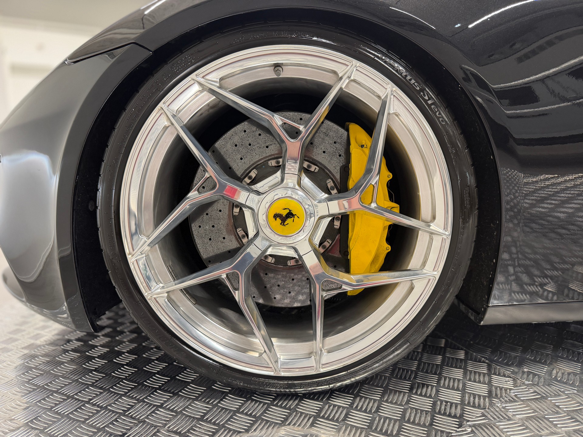 FERRARI FF-image-29