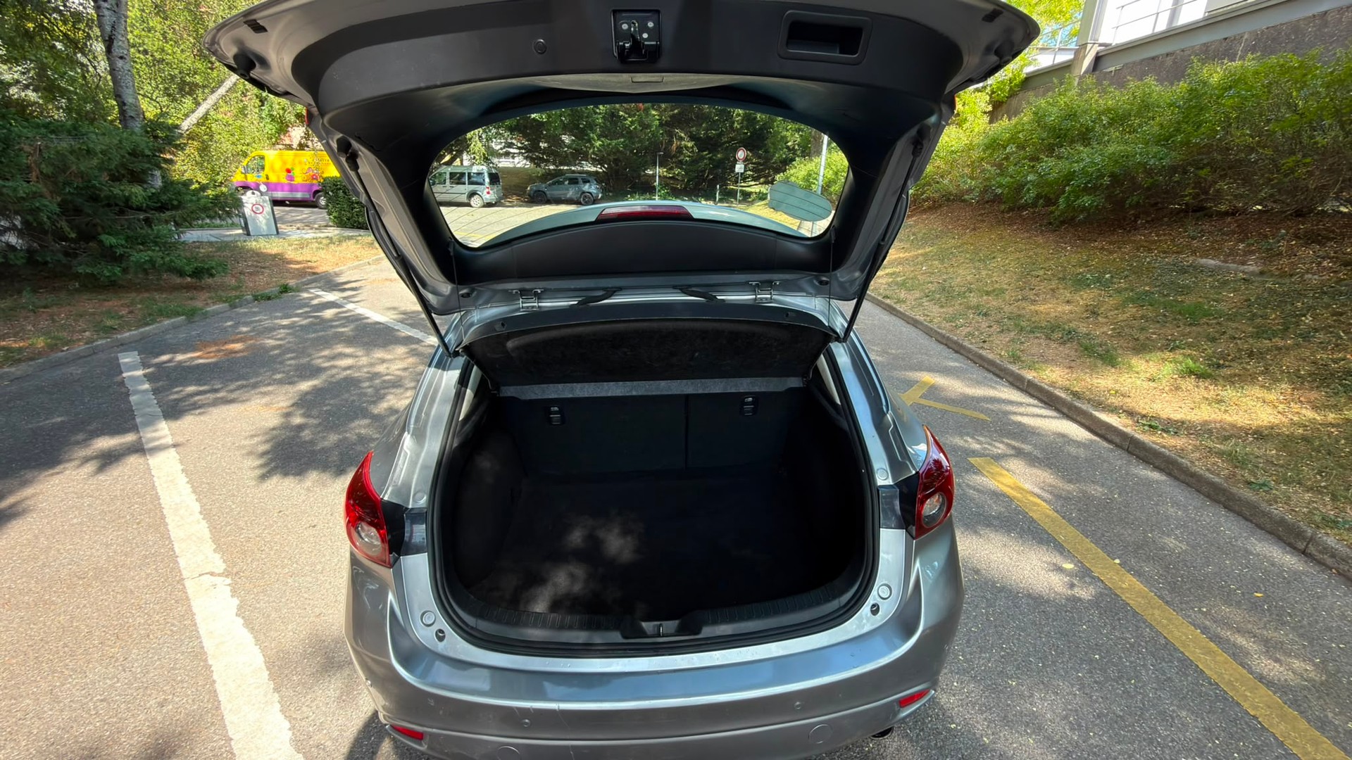 MAZDA 3 1.5 16V Ambition Plus-image-10