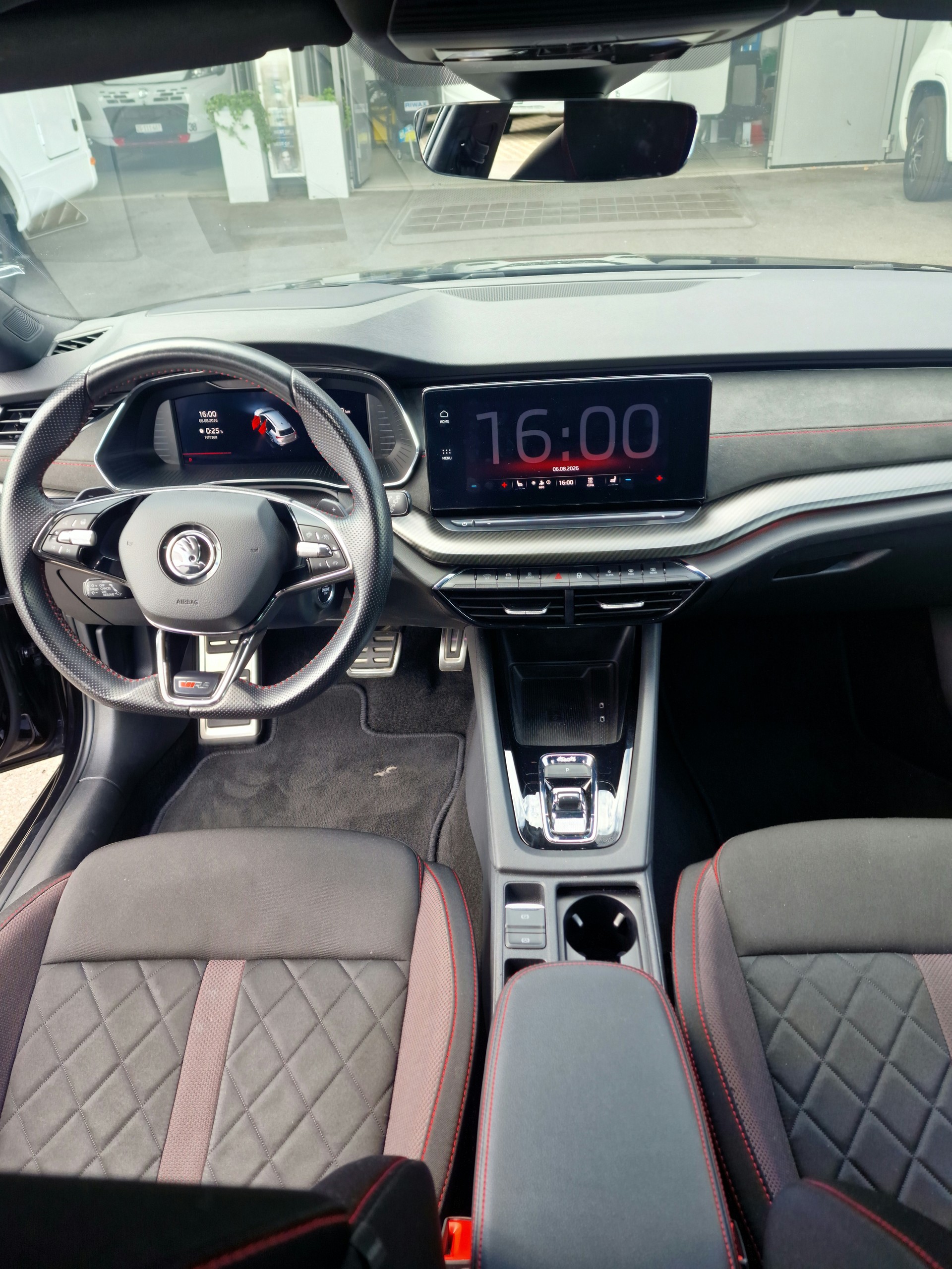 SKODA Octavia Combi 2.0 TDI DSG RS 4x4-image-2