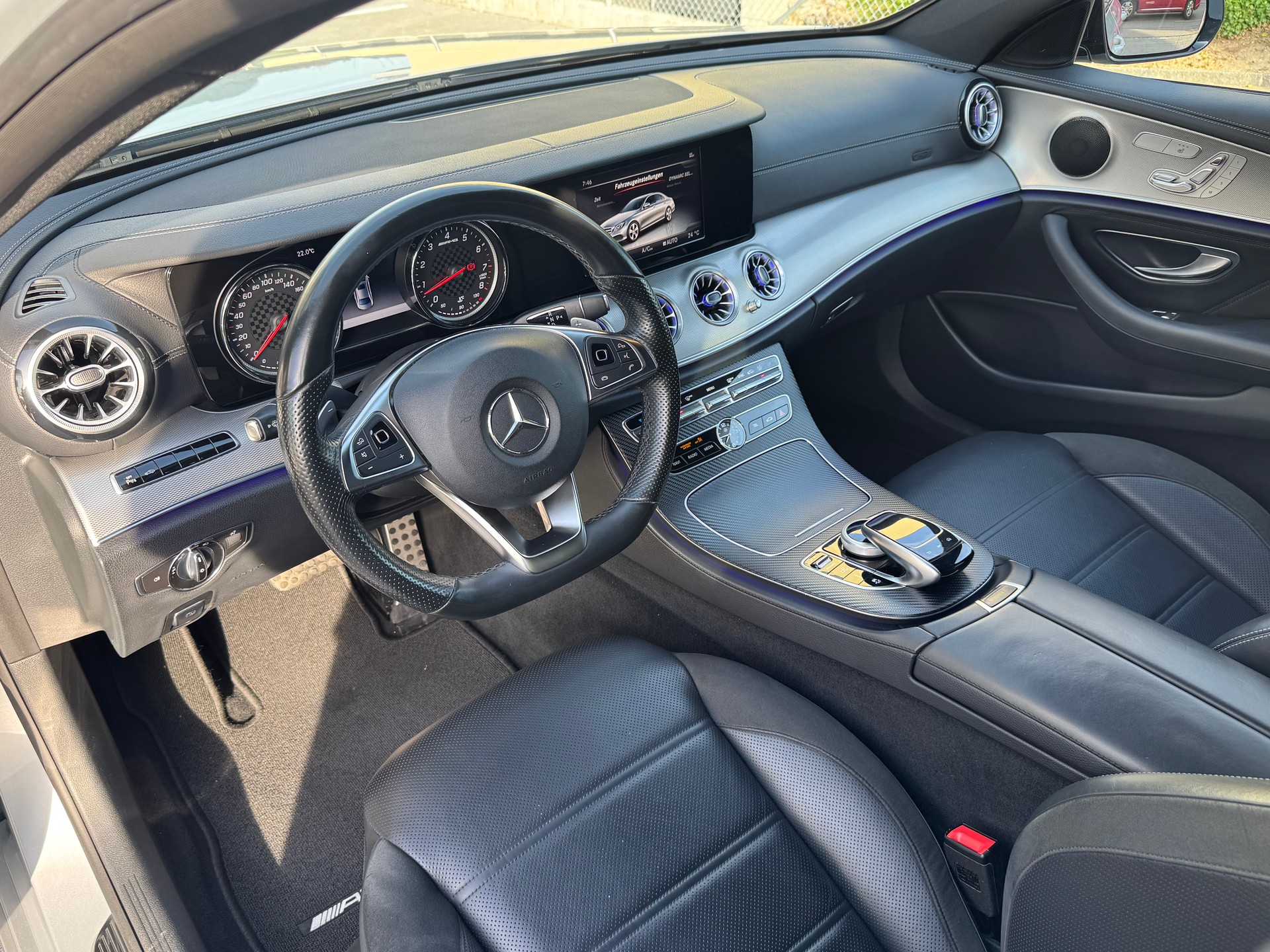 MERCEDES-BENZ E 43 AMG 4Matic 9G-Tronic-image-9