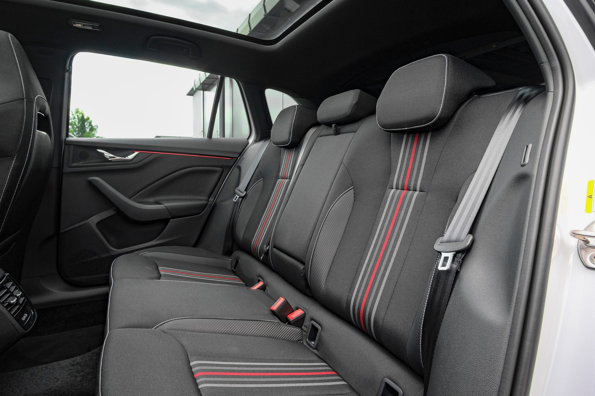 SKODA Scala 1.5 TSI Monte Carlo DSG-image-11