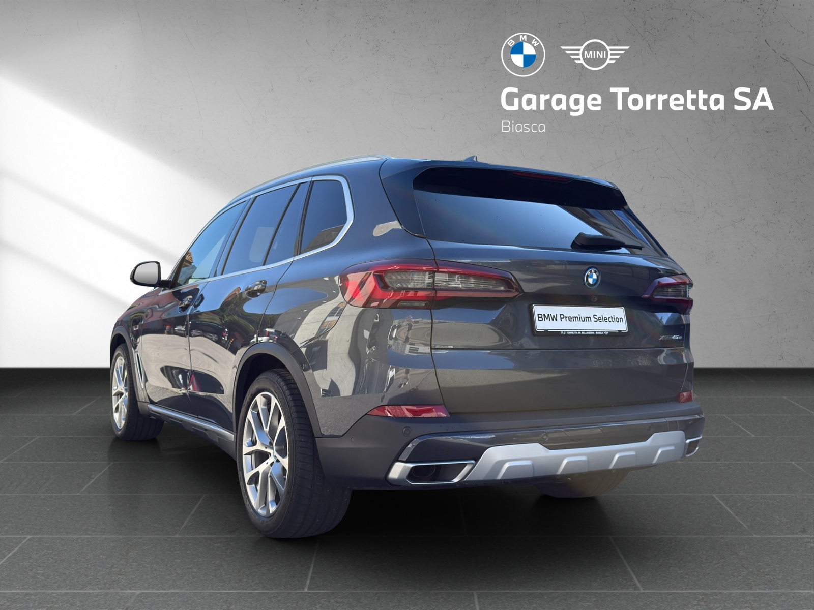 BMW X5 xDrive45e xLine Steptronic-image-2