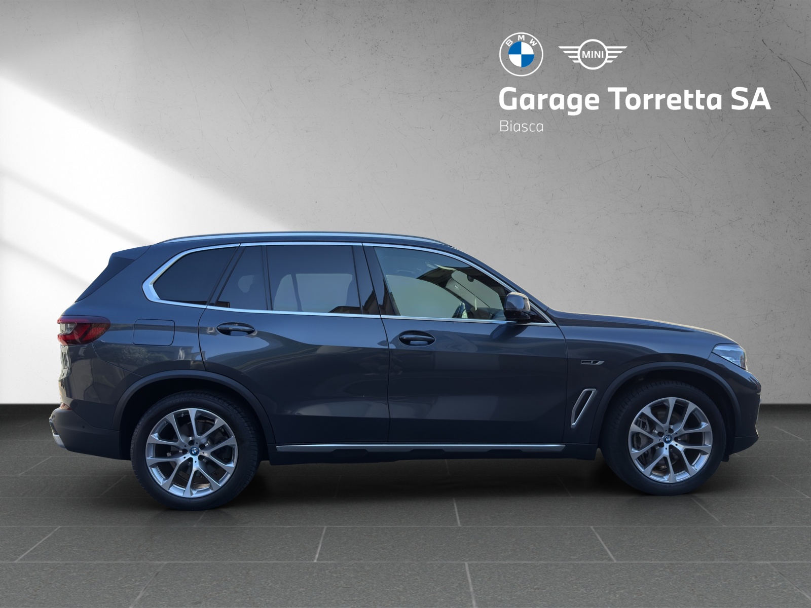 BMW X5 xDrive45e xLine Steptronic-image-5