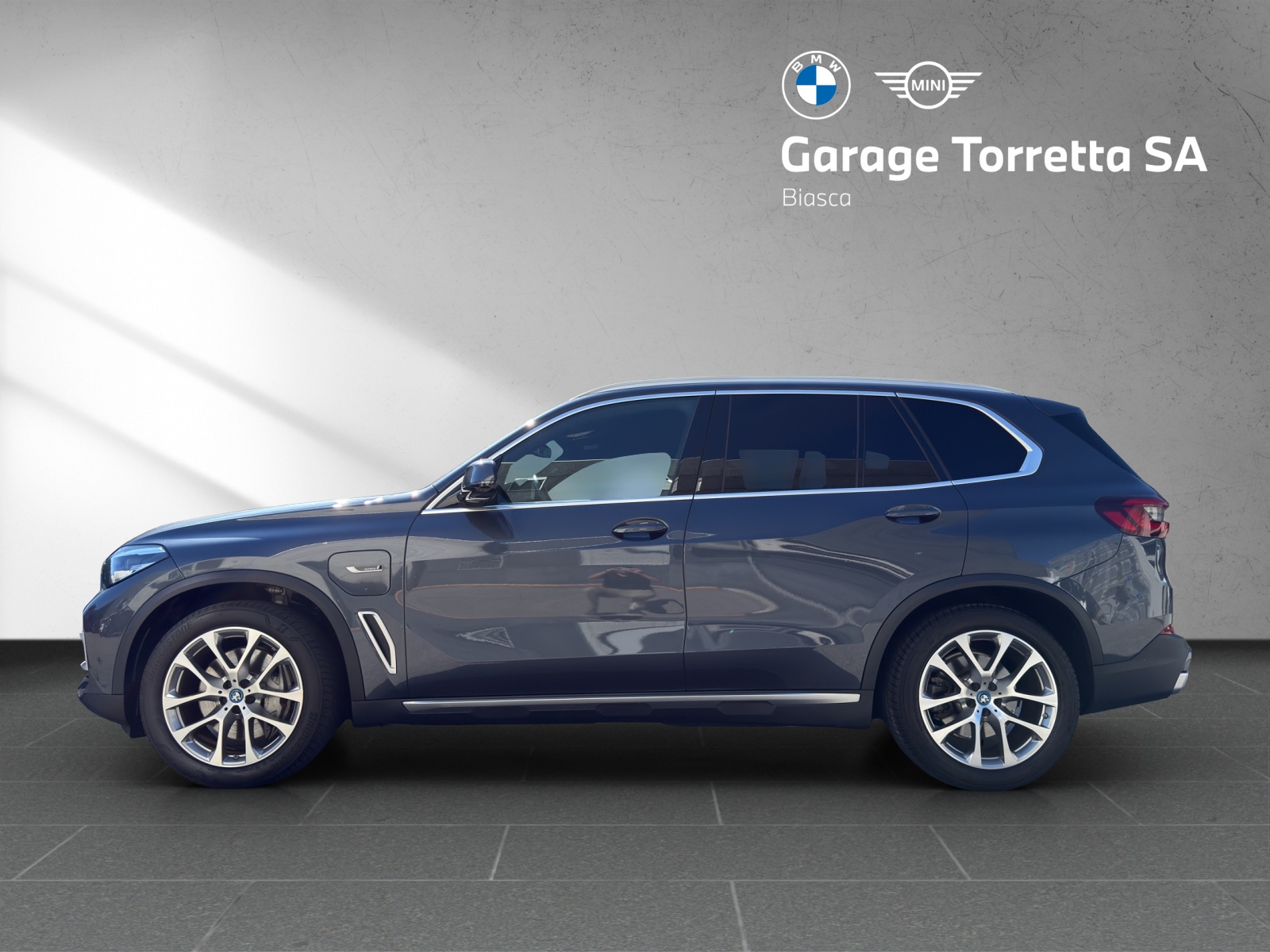 BMW X5 xDrive45e xLine Steptronic-image-1