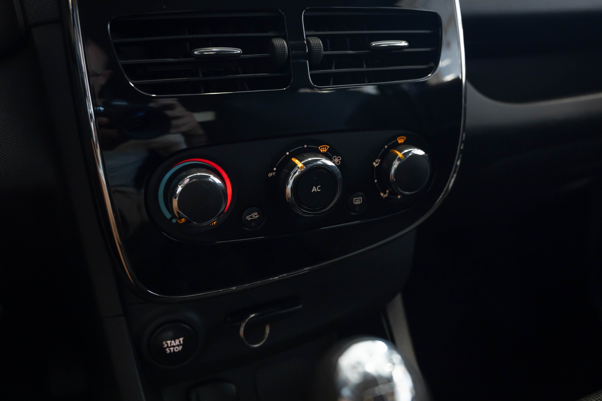 RENAULT Clio Grandtour 1.5 dCi Expression-image-23