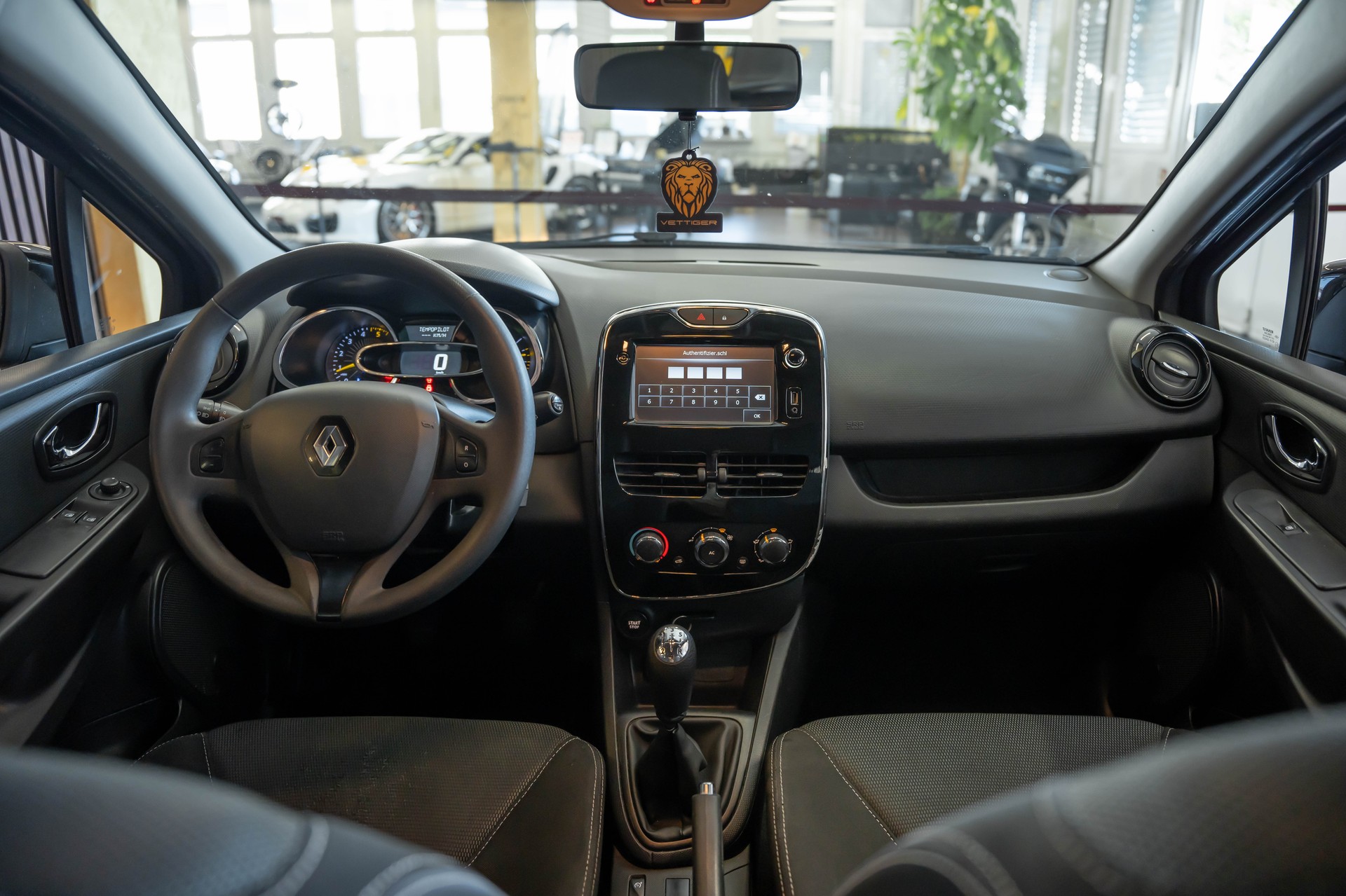RENAULT Clio Grandtour 1.5 dCi Expression-image-11
