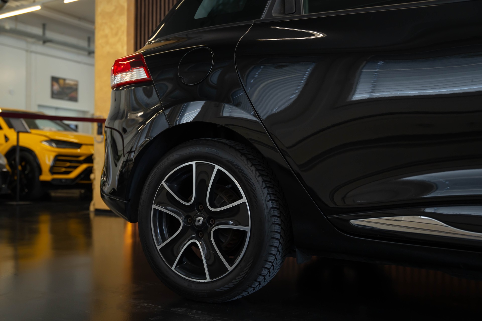 RENAULT Clio Grandtour 1.5 dCi Expression-image-10