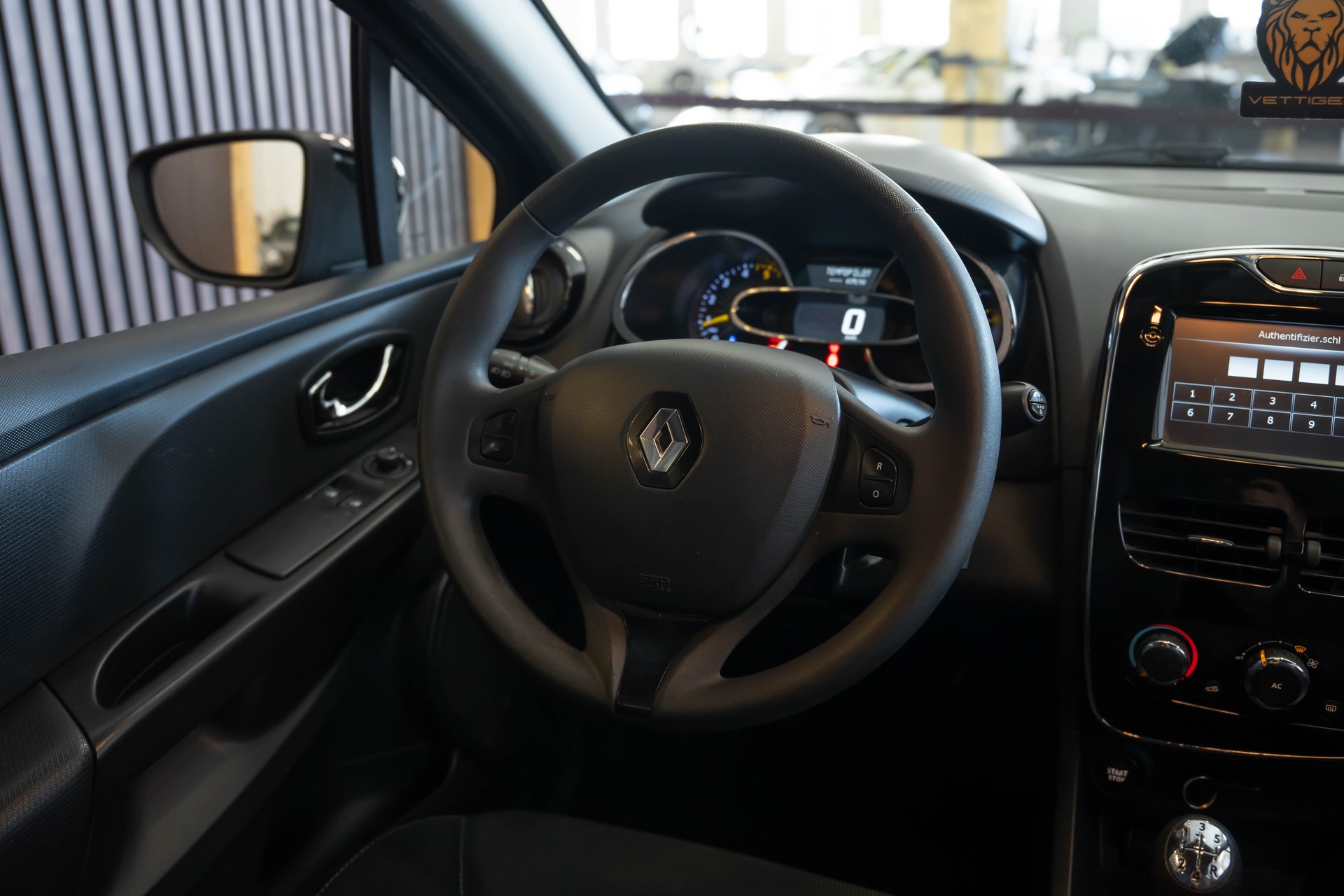 RENAULT Clio Grandtour 1.5 dCi Expression-image-21