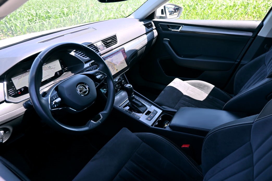 SKODA Superb Combi 2.0 TDi Style DSG-image-5